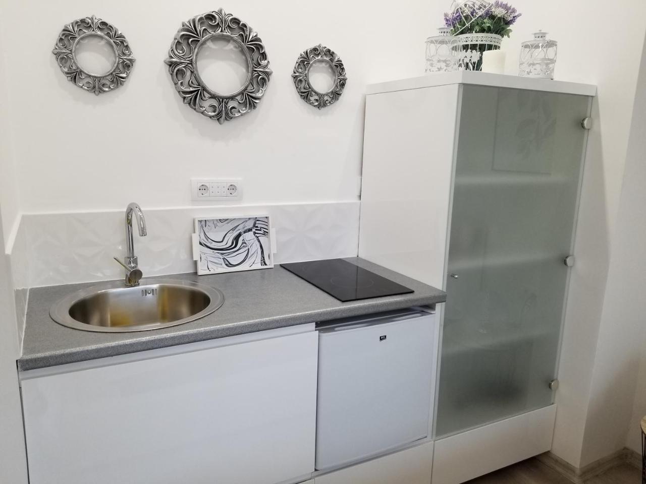 Studio Angel Novi Sad Esterno foto