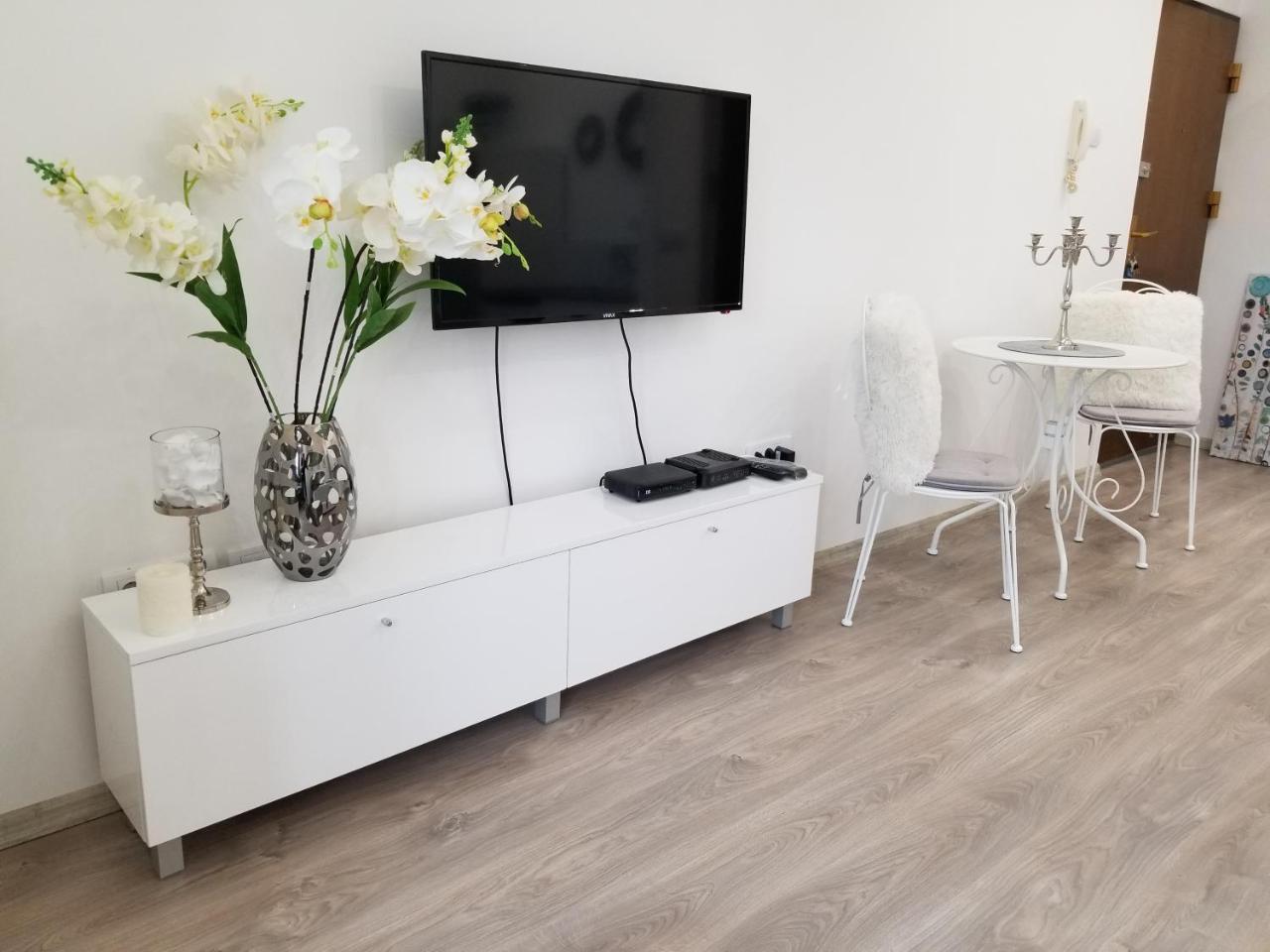 Studio Angel Novi Sad Esterno foto