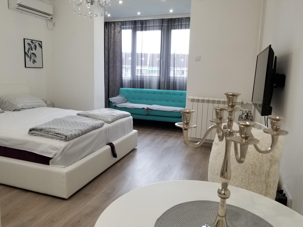 Studio Angel Novi Sad Esterno foto